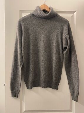 Sutton Studio Cashmere Gray Turtleneck Sweater